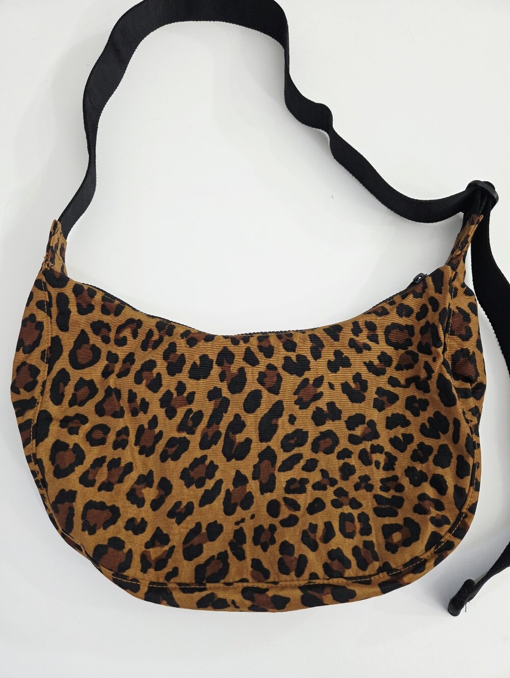 BAGGU MEDIUM NYLON CRESCENT BAG - LEOPARD - Picture 4 of 6